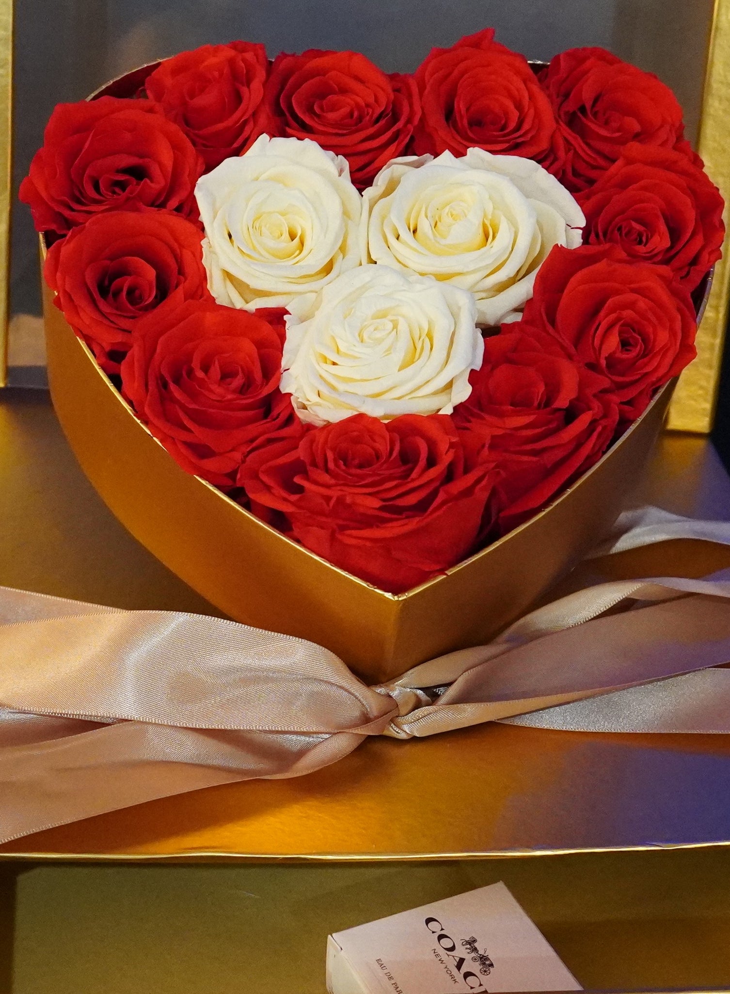 Heart Shape Gold with drawer / Red and peach roses